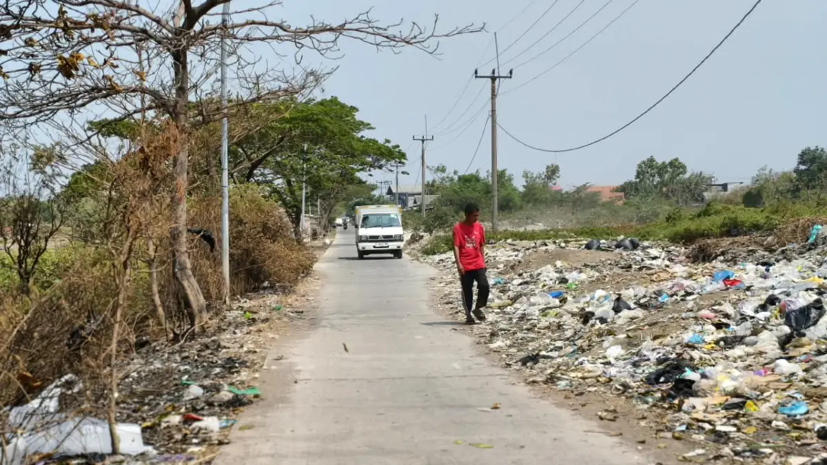 Persoalan Klasik; Tumpukan Sampah di Kesenden-Kebonbaru, TPS Minim, Papan Larangan pun Hanya Pajangan Persoalan Sampah