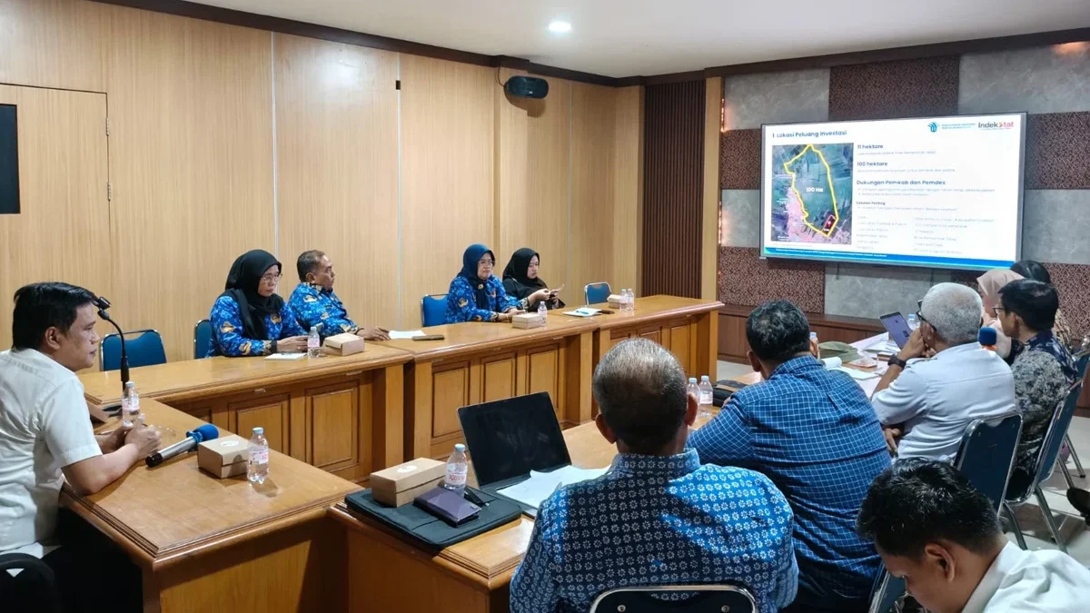 Ambulu Kabupaten Cirebon Disiapkan Jadi Kawasan Industri Garam, Butuh Lahan 100 Hektare DPMPTSP Kabupaten Cirebon bersama BKPM melakukan FGD penyusunan PPI pengembangan industri garam Jabar