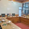 Ketua DPRD Kabupaten Cirebon Dr Sophi Zulfia SH MH saat menerima aspirasi dari mahasiswa