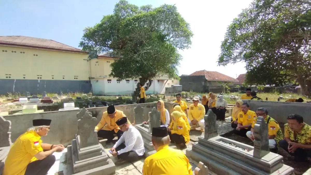 Rawat Tradisi Ziarah, Hormati Jasa Tokoh Partai Ist