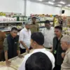 Jajaran Polres Majalengka bersama Bapanas dan Satgasda memantau harga serta mutu beras