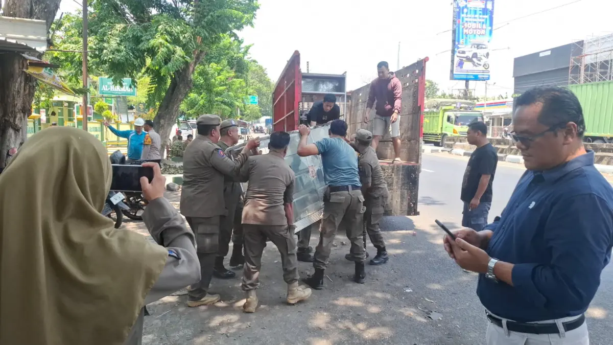 Rusdianto Tegas Tertibkan Aset PD Pembangunan: Kalau Bukan Haknya, Selesaikan Secara Hukum Rusdianto Tegas Tertibkan Aset PD Pembangunan: Kalau Bukan Haknya, Selesaikan Secara Hukum