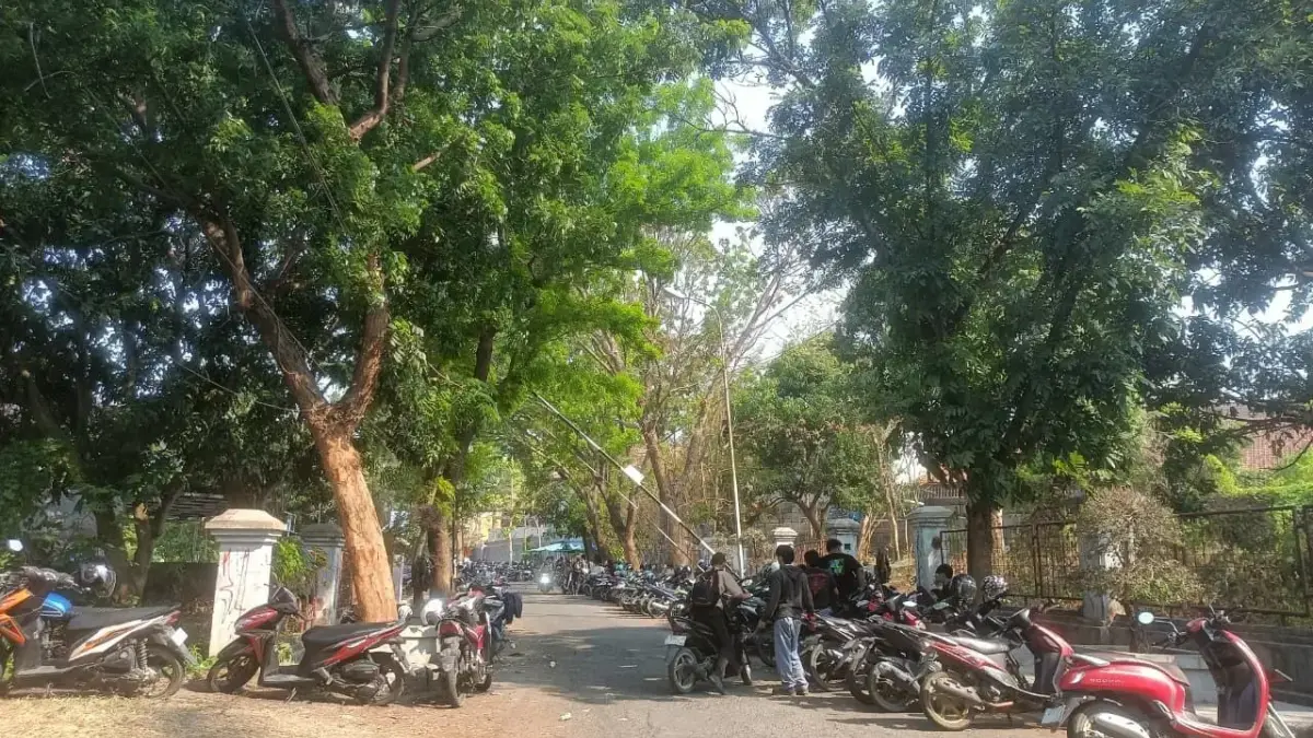 Parkir Jalan Binawan V Kota Cirebon