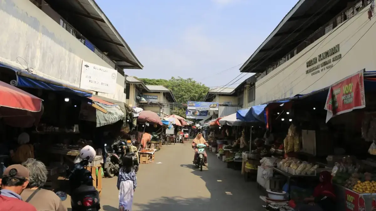 Revitalisasi Pasar Kanoman Belum Ada Kejelasan Hukum, Perumda Pasar Setuju Dihentikan Perumda Pasar mendukung arahan Komisi II DPRD agar aktivitas Pasar Kanoman yang belum memiliki kejelasan izin