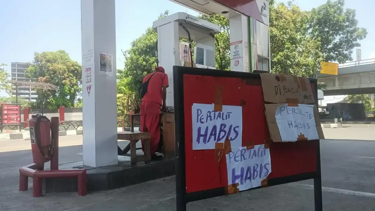 Sejumlah SPBU di Kota Cirebon kehabisan stok Pertalite, Rabu (21/10)