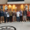 Ketua KPU Kota Cirebon bersama Komisi I DPRD Kota Cirebon