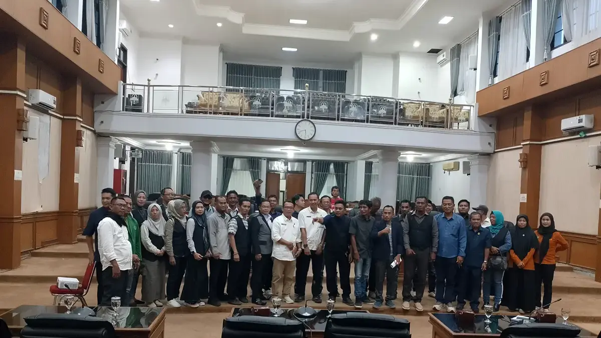 Data BPS dan Kemensos Tak Sinkron, Desil Bansos Jadi Sorotan di DPRD Majalengka Audiensi masyarakat bersama DPRD dan Pemerintah Kabupaten (Pemkab) Majalengka, Rabu (7/10) sore.