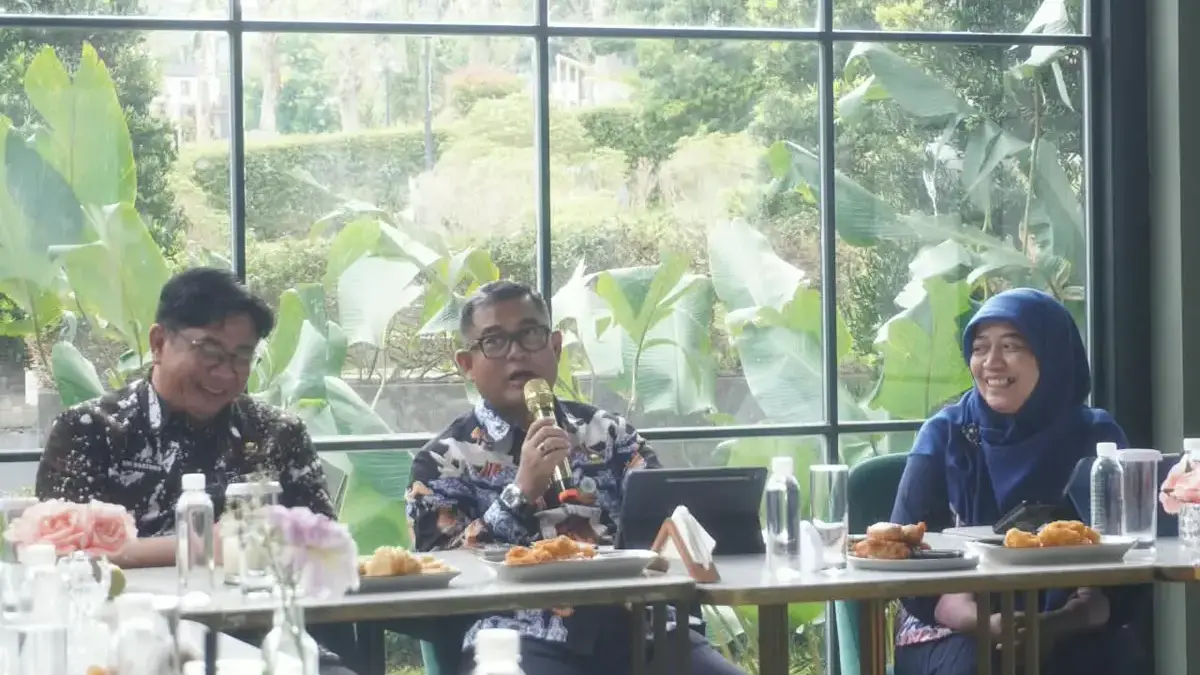 Pemda Kuningan Menyoroti Penonaktifan 67.254 Peserta Bantuan Iuran JKN Sekda Kuningan U Kusmana menghadiri Forum Komunikasi Pemangku Kepentingan bersama BPJS