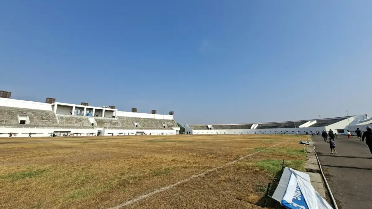 Pemeliharaan Stadion Disoal, Aktivis Soroti Rumput di Stadion Watubelah Kering Kecokelatan Stadion Olahraga Watubelah