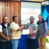 LPPM Universitas Muhammadiyah Cirebon (UMC) menerima penghargaan dari Kepala Dinas Sumba Barat Daya